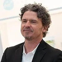 Dave Eggers
