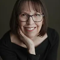 Kelly Mustian